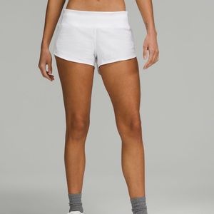 Lululemon 2.5” Speed Up Shorts LR